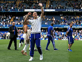 John Terry signs a new one-yea...